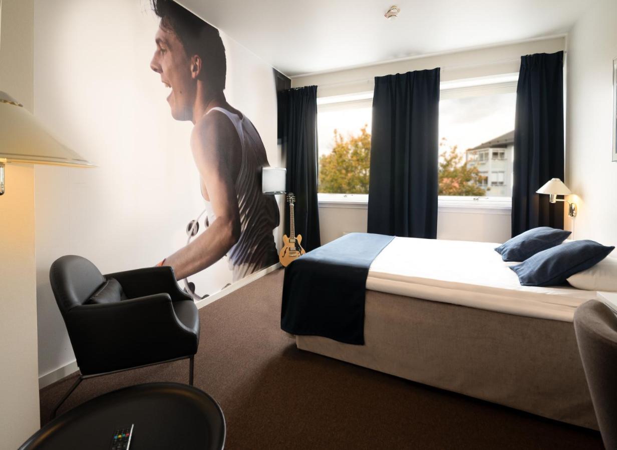 Hotell Hulingen Hultsfred Bagian luar foto