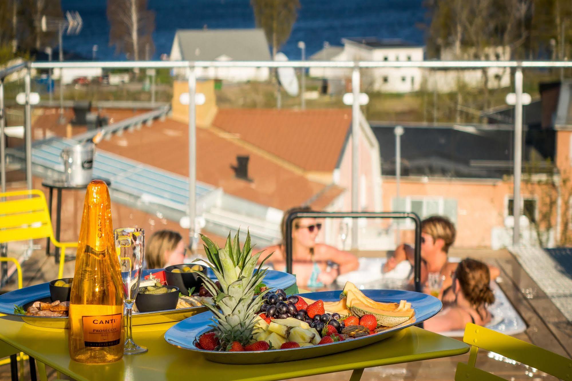 Hotell Hulingen Hultsfred Bagian luar foto