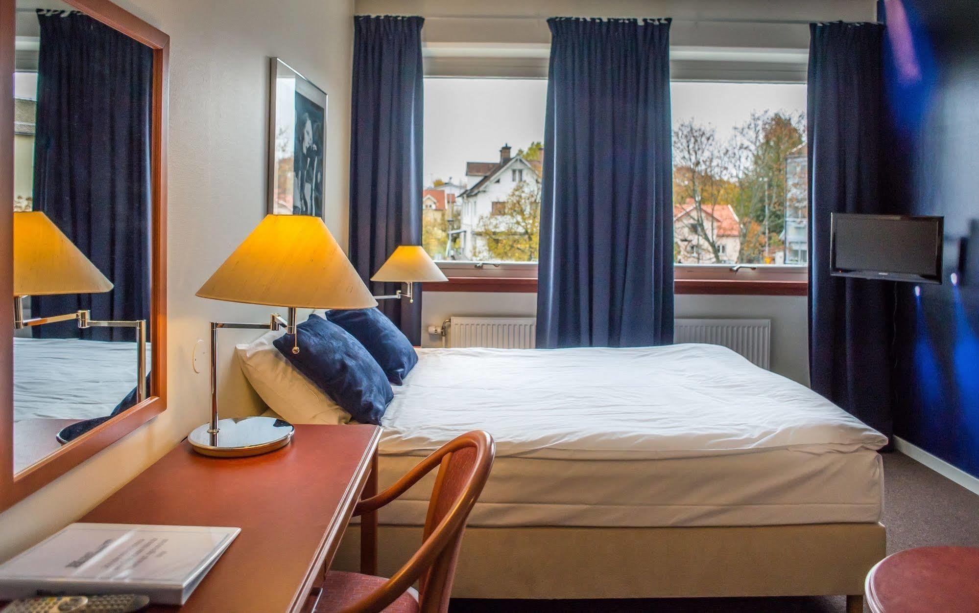 Hotell Hulingen Hultsfred Bagian luar foto